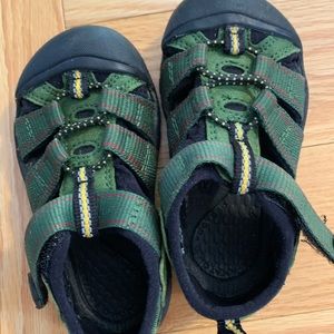 Keen toddler sandals size 5
